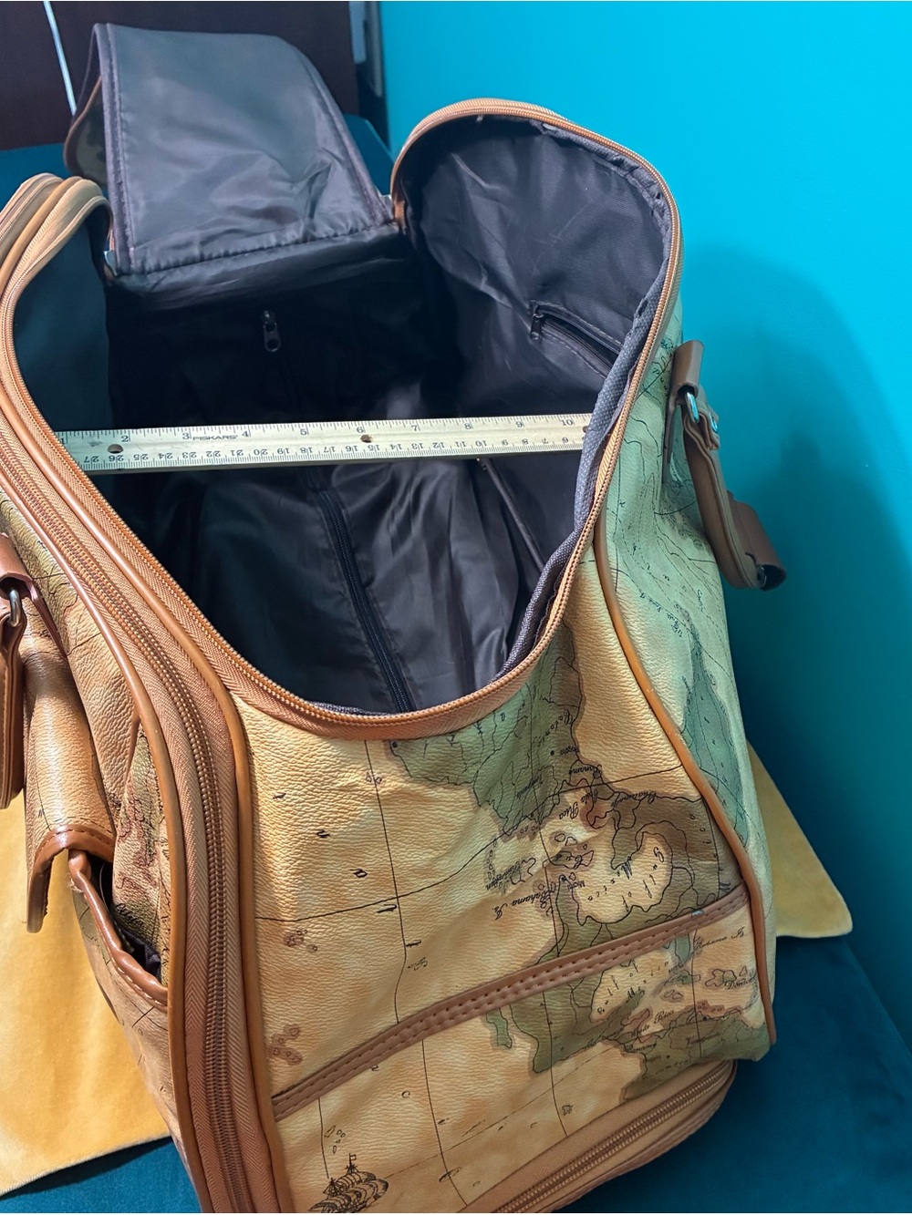 Stylish Travel Bag - Picture 10 of 16